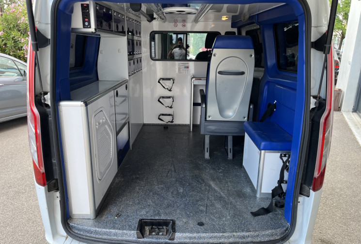 Ford CUSTOM Transit 2.2 Tdci 125cv équipé (ex ambulance)