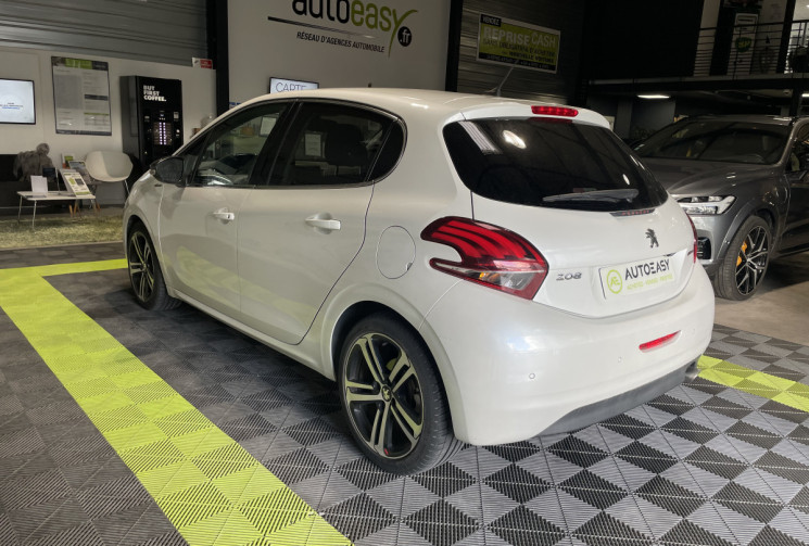 PEUGEOT 208 1.2 110 GT LINE DISTRIBUTION NEUVE** 1ère main