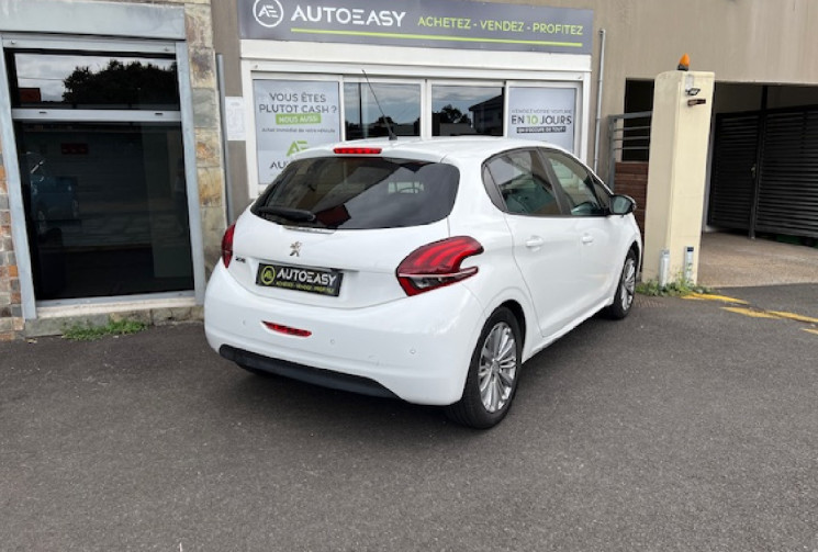 PEUGEOT 208 I Phase 2 1.6 Blue HDi 75 cv STYLE