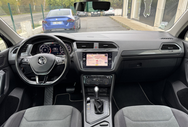 VOLKSWAGEN TIGUAN Carat 2.0 TDi 150 ch DSG7 / Toit pano Ouvrant / Entretien à jour / Garantie 6 mois