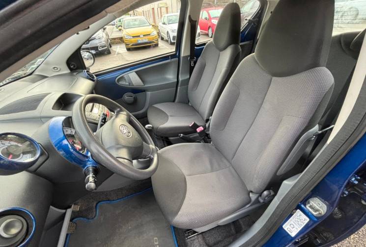 TOYOTA AYGO 1.0 BLUE 68 CH CLIM 