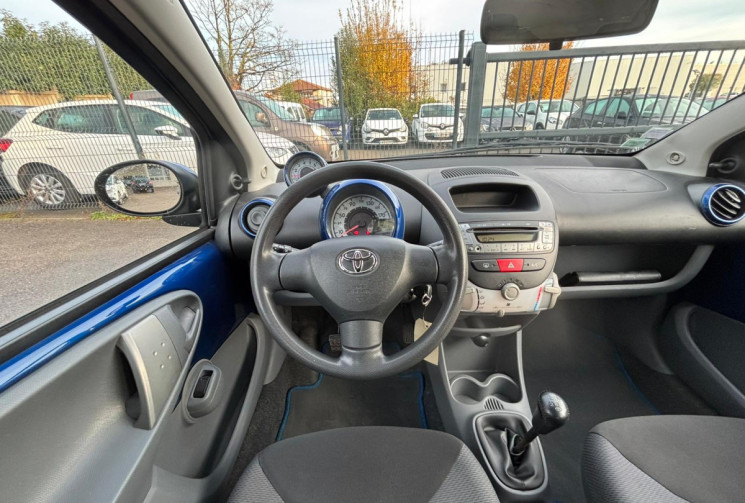 TOYOTA AYGO 1.0 BLUE 68 CH CLIM 