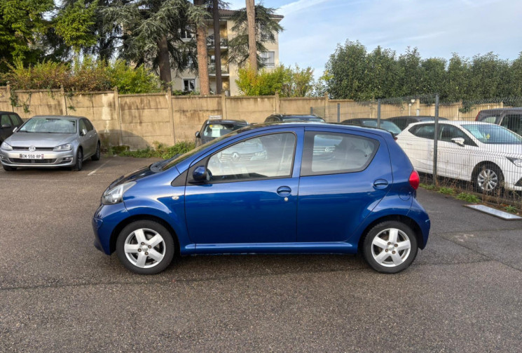 TOYOTA AYGO 1.0 BLUE 68 CH CLIM 