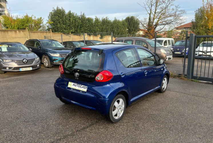 TOYOTA AYGO 1.0 BLUE 68 CH CLIM 