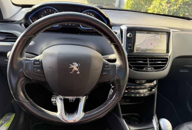 PEUGEOT 208 1.6 Blue HDi FELINE S&S 120 cv / CARPLAY / FULL ENTRETIEN PEUGEOT