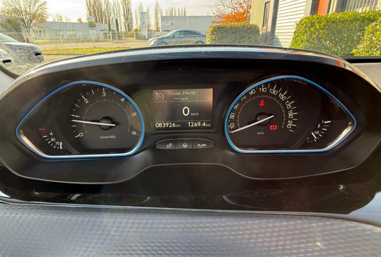 PEUGEOT 208 1.6 Blue HDi FELINE S&S 120 cv / CARPLAY / FULL ENTRETIEN PEUGEOT