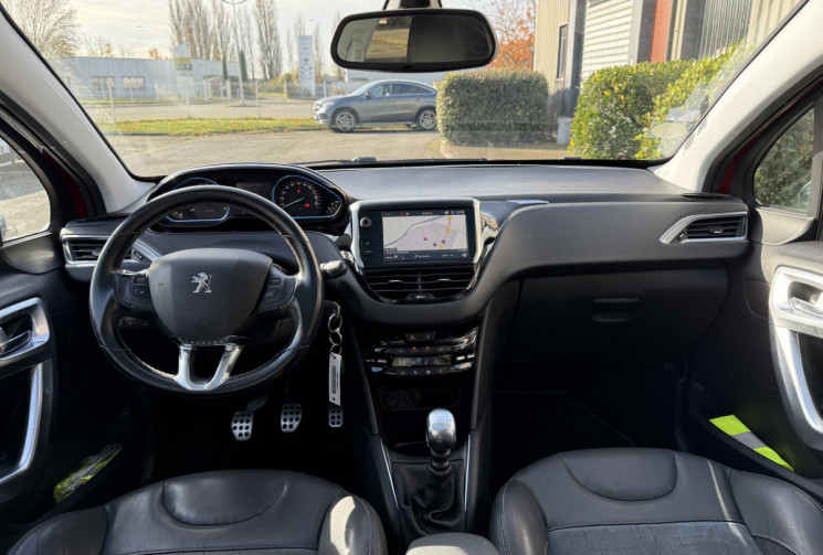 PEUGEOT 208 1.6 Blue HDi FELINE S&S 120 cv / CARPLAY / FULL ENTRETIEN PEUGEOT