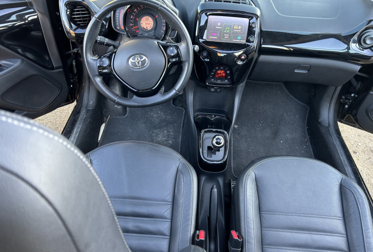 TOYOTA AYGO 1.0 VVTI 69 cv X-PLAY X-Wave Toit Ouvrant 