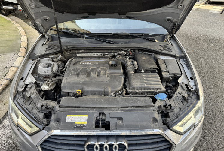 AUDI A3 1.6 tdi 110 CV S LINE