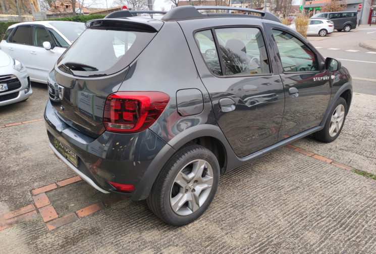 DACIA SANDERO STEPWAY Phase 2 0.9 TCe S&S 90 cv / 1ère main