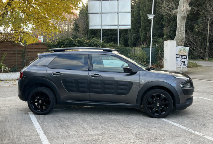 CITROEN C4 CACTUS 1.6 BlueHDi 100 Shine ETG6 / Toit Pano / Caméra / Distri OK / Sièges Chauffants