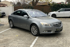 OPEL INSIGNIA Hatchback 2.0 CDTI ecoFLEX 160 COSMO / kit distribution changé / radars 