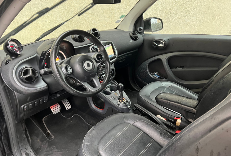 SMART FORTWO BRABUS 0.9 TI 12V Cabriolet twinamic S&S 90 cv Boîte auto