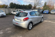 PEUGEOT 208 1.5 / 100 CH / SIGNATURE