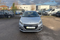 PEUGEOT 208 1.5 / 100 CH / SIGNATURE