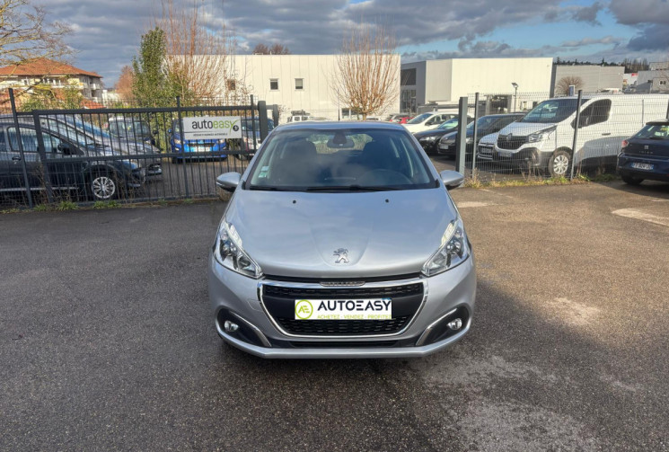 PEUGEOT 208 1.5 / 100 CH / SIGNATURE