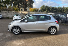 PEUGEOT 208 1.5 / 100 CH / SIGNATURE