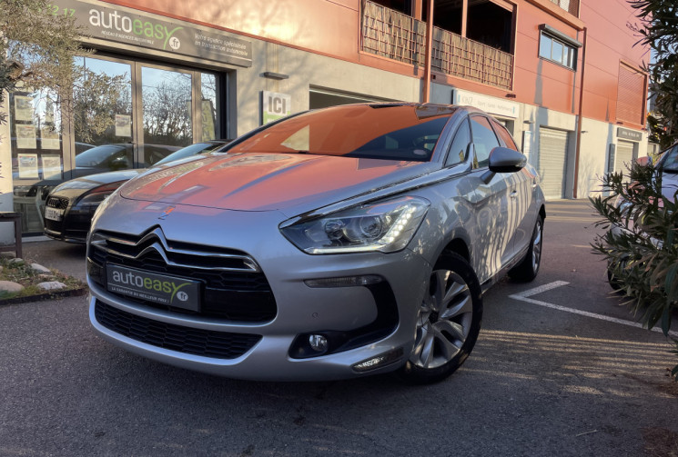 CITROEN DS5 2.0 HDi 136cv / Courroie de distribution à jour  