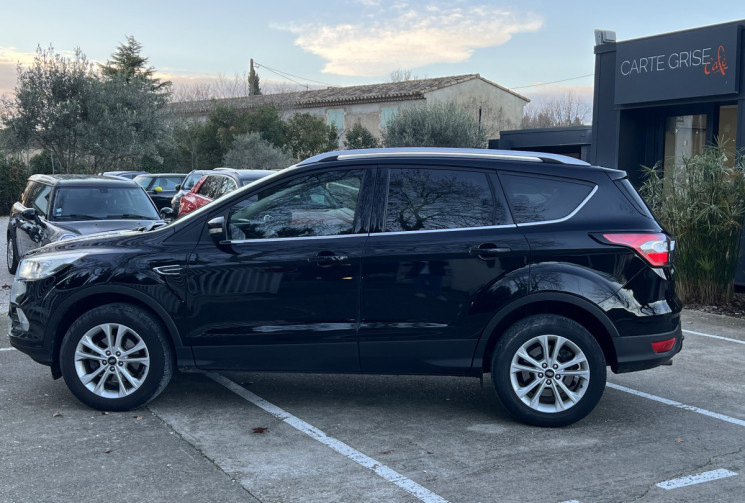 FORD KUGA 1.5 EcoBoost 120 Titanium 4x2 / Attelage / Carplay / Caméra / Keyless / Hayon Electrique