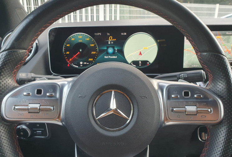 MERCEDES GLA  200d 150 AMG LINE 8G-DCT * Induction * Carplay * Sièges chauffant * Eclairage ambiance