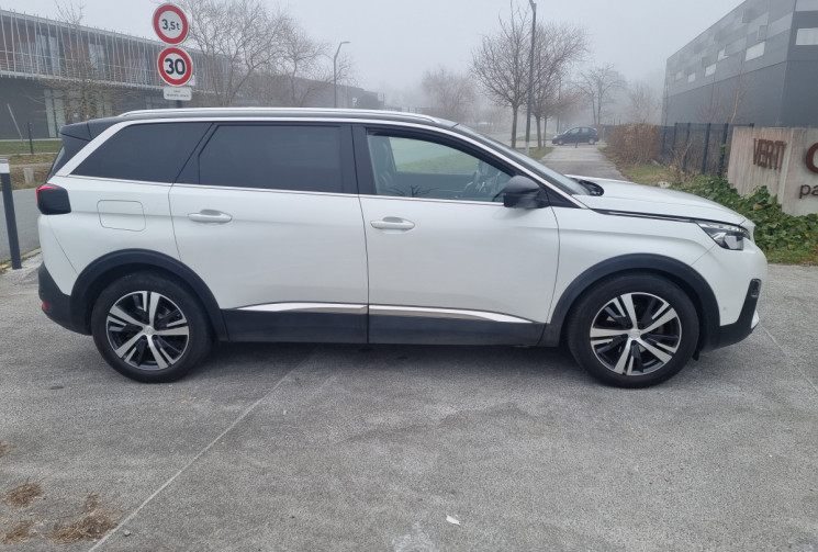 PEUGEOT 5008 1.6 THP 16V EAT6 S&S 165 cv GT LINE * full options * cuir * * toit panoramique * TBE !