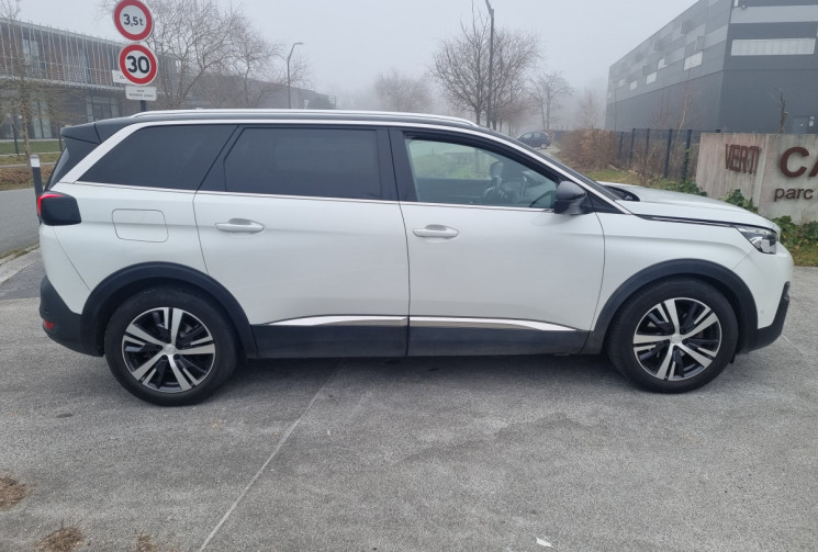 PEUGEOT 5008 1.6 THP 16V EAT6 S&S 165 cv GT LINE * full options * cuir * * toit panoramique * TBE !