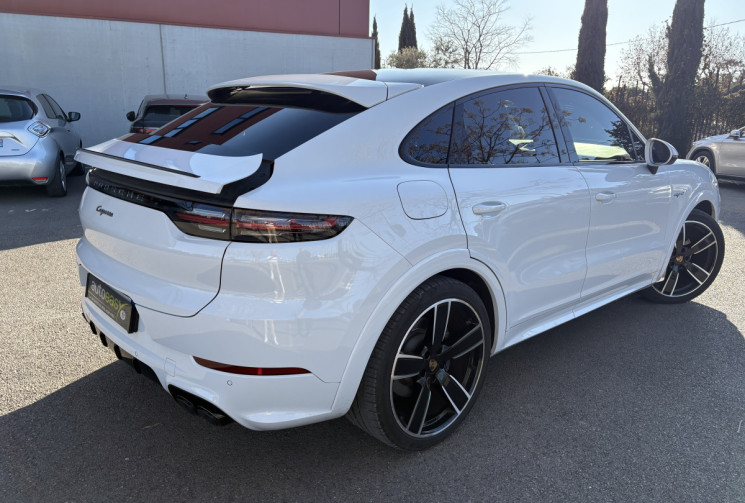 PORSCHE CAYENNE COUPE 462cv E-Hybride / SUPER ETAT/ Toit ouvrant / Blanc carrera / Français / Carbon