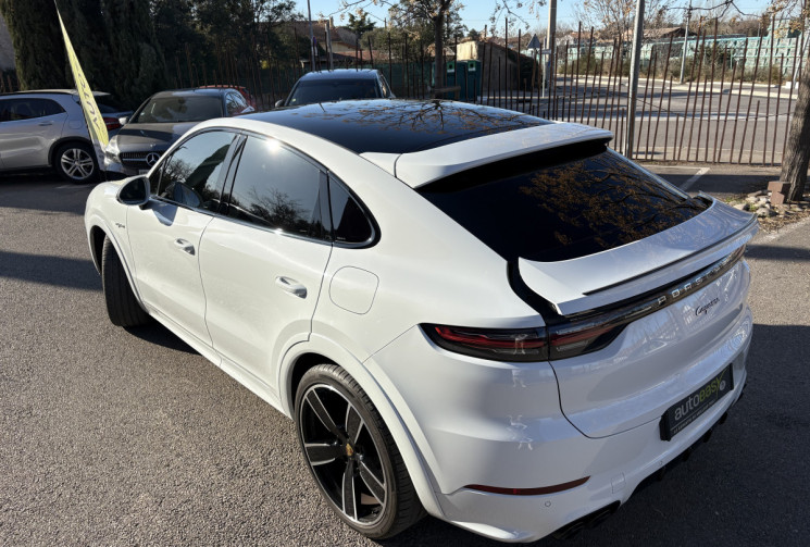 PORSCHE CAYENNE COUPE 462cv E-Hybride / SUPER ETAT/ Toit ouvrant / Blanc carrera / Français / Carbon