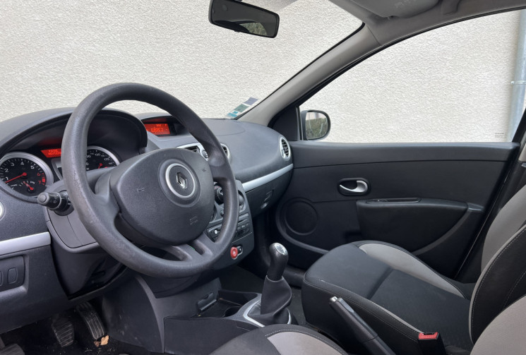 RENAULT CLIO 3 Phase 2 1.2 i eco2 75 CH