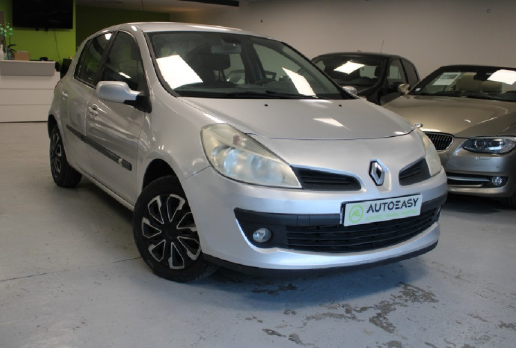 Renault CLIO III 85 CV BOITE AUTOMATIQUE !!!