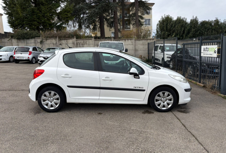 PEUGEOT 207 1.4 / Trendy /  88 ch  Clim DISTRIB OK