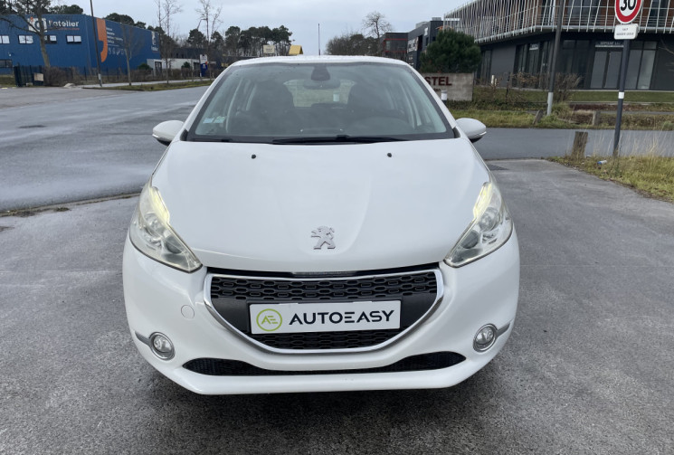 PEUGEOT 208 BUSINESS PACK 1.4 HDi FAP 68 cv * Bluetooth * Radar de recul * Distribution OK 