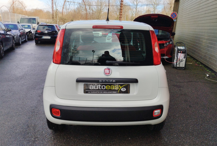 FIAT PANDA III 1.2 69 S&S BVM5 Ligue 1 Conforama / 1° main / Entretien Fiat