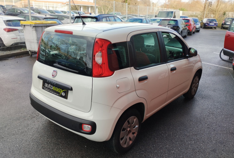 FIAT PANDA III 1.2 69 S&S BVM5 Ligue 1 Conforama / 1° main / Entretien Fiat