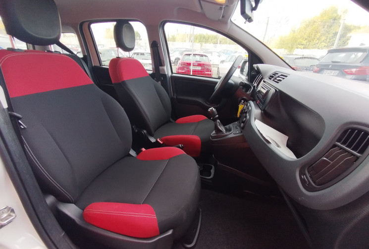 FIAT PANDA III 1.2 69 S&S BVM5 Ligue 1 Conforama / 1° main / Entretien Fiat