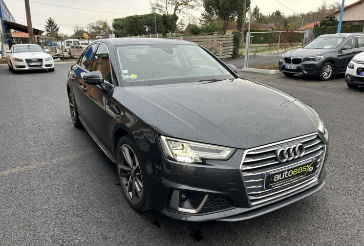 AUDI A4 Berline S-line extérieur VIrtual Cockpit 