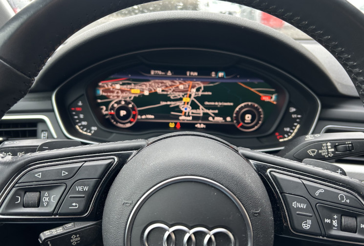 AUDI A4 Berline S-line extérieur VIrtual Cockpit 