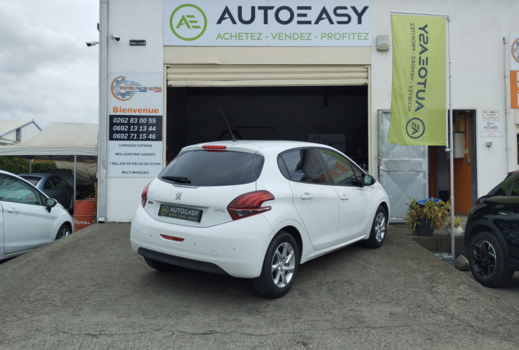 Peugeot 208 1.6 BLUE HDI 75 URBAN SOUL