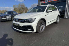 Volkswagen Tiguan II 2.0 TDi 150ch Carat R-LINE DSG7 / TOIT OUVRANT / SIEGE CHAUFFANT / CARPLAY