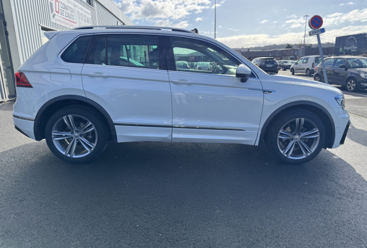 Volkswagen Tiguan II 2.0 TDi 150ch Carat R-LINE DSG7 / TOIT OUVRANT / SIEGE CHAUFFANT / CARPLAY