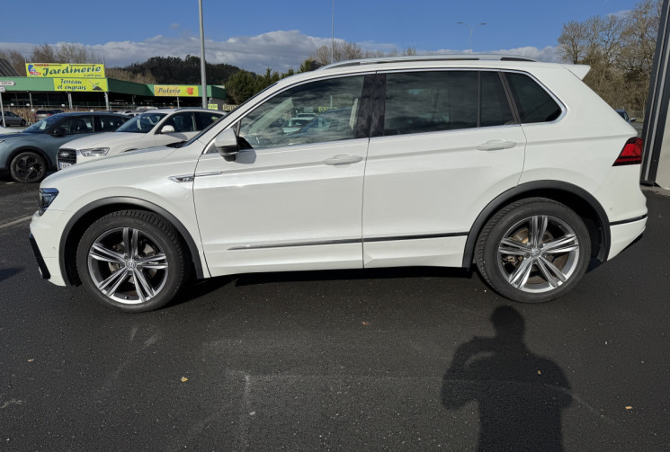 Volkswagen Tiguan II 2.0 TDi 150ch Carat R-LINE DSG7 / TOIT OUVRANT / SIEGE CHAUFFANT / CARPLAY