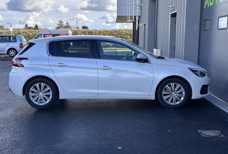 PEUGEOT 308 II Allure 2.0 BlueHDi 150 cv BVA - Attelage/ caméra