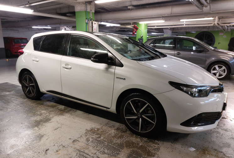 TOYOTA AURIS 1.8 VVTI 136 hybride COLLECTION