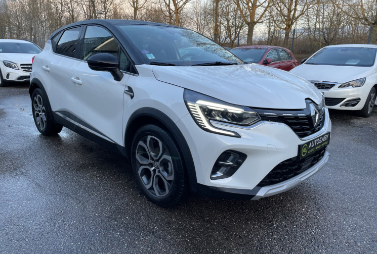 RENAULT CAPTUR 1.3 TCe mild hybrid 140 ch Techno / 18400 km / 1ERE Main/ Attelage