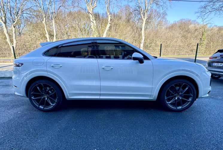 Porsche CAYENNE COUPE 3.0 V6 340 AWD SPORT DESIGN * PACK CHRONO * TOIT CARBONE * ATTELAGE