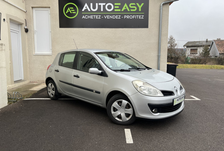 RENAULT CLIO 3  1.6 i  110 CH