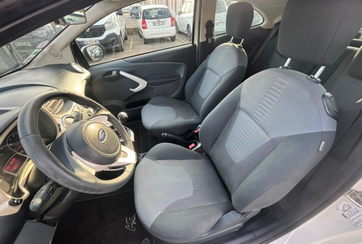 Ford KA 1.2 Ambiente 70 CH / CLIM