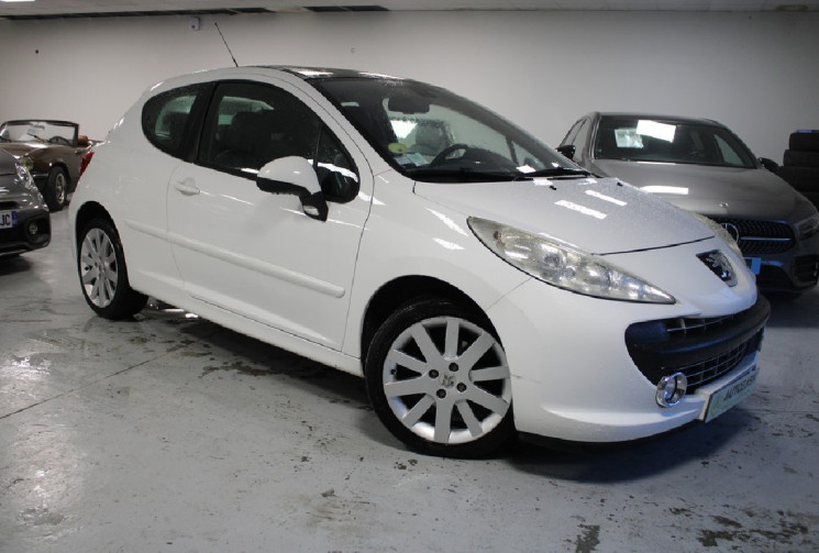 PEUGEOT 207 1.6 THP 156 toit panoramique 