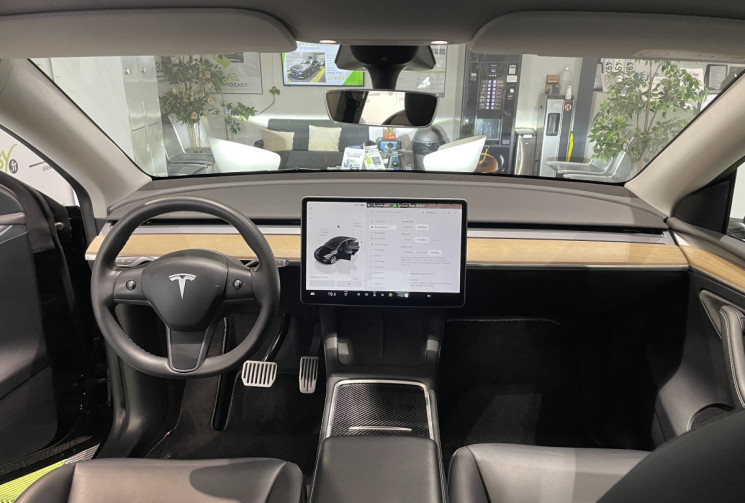 TESLA MODEL Y LONG RANGE AWD 79 KWH PREMIÈRE MAIN