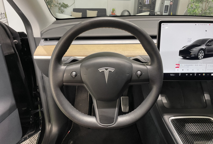 TESLA MODEL Y LONG RANGE AWD 79 KWH PREMIÈRE MAIN